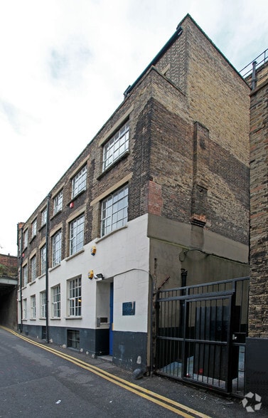 3 Plough Yard, Londres à louer - Photo du bâtiment - Image 2 de 5