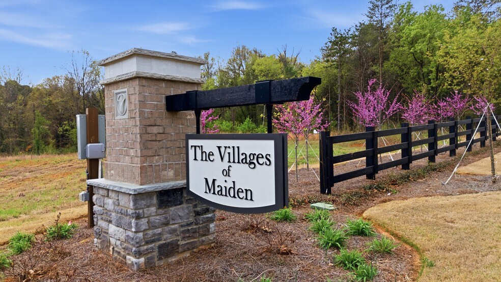 1821 GKN Way, Newton, NC à vendre - Photo du bâtiment - Image 2 de 17