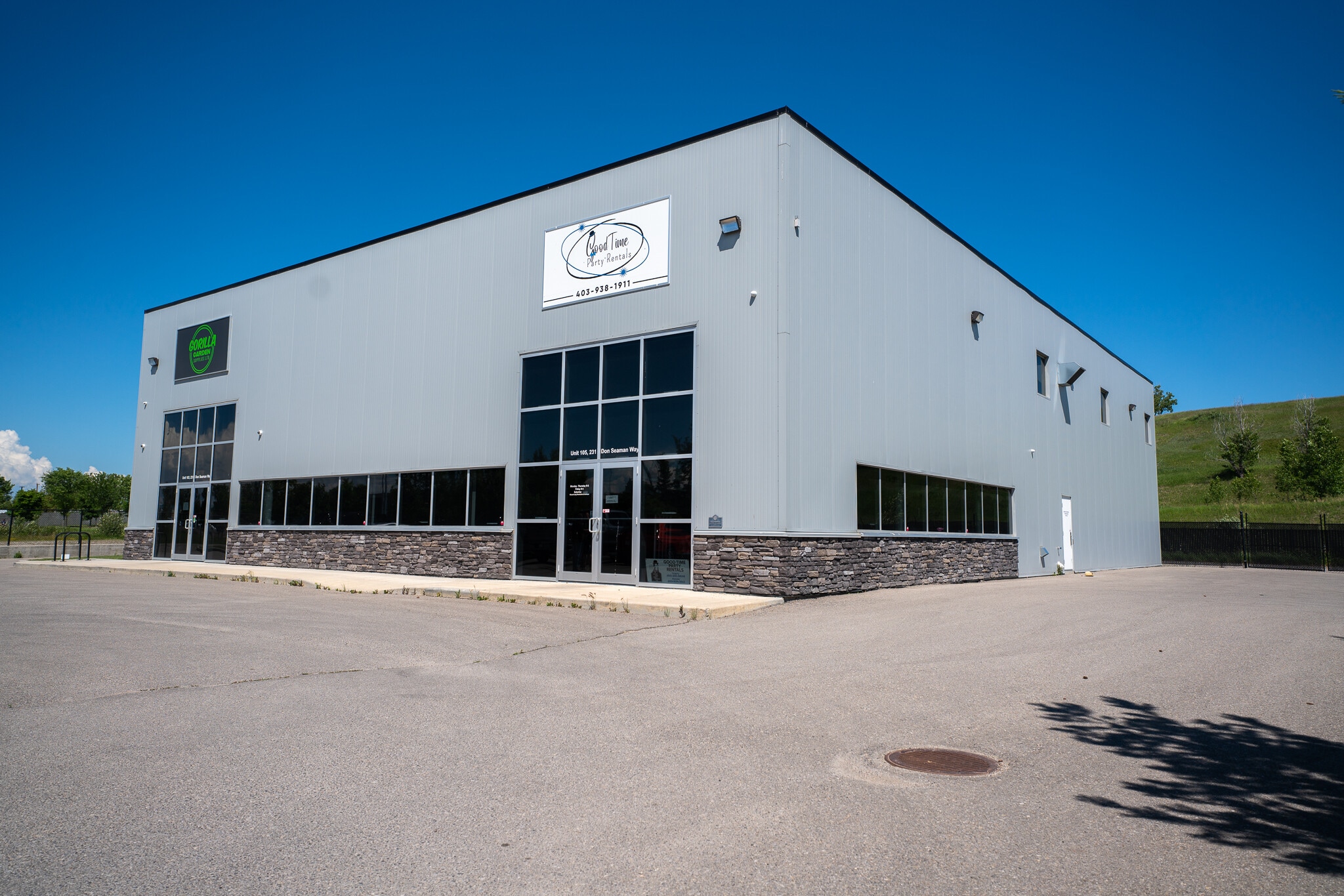 231 Don Seaman Way, Okotoks, AB for lease Building Photo- Image 1 of 6