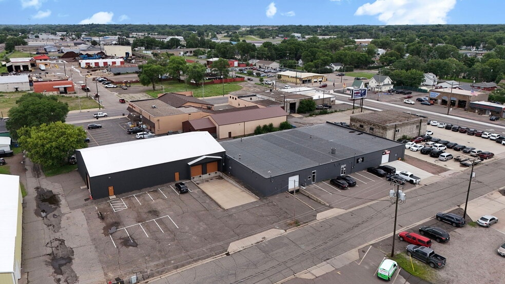 585 1st St SE, Saint Cloud, MN for sale - Building Photo - Image 1 of 56