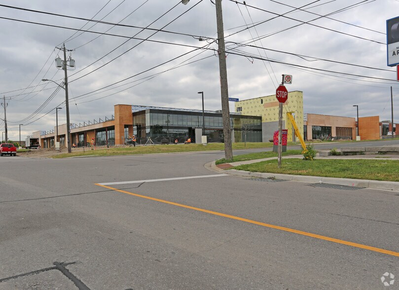 188 Cartwright Ave, Toronto, ON à vendre - Photo principale - Image 1 de 1