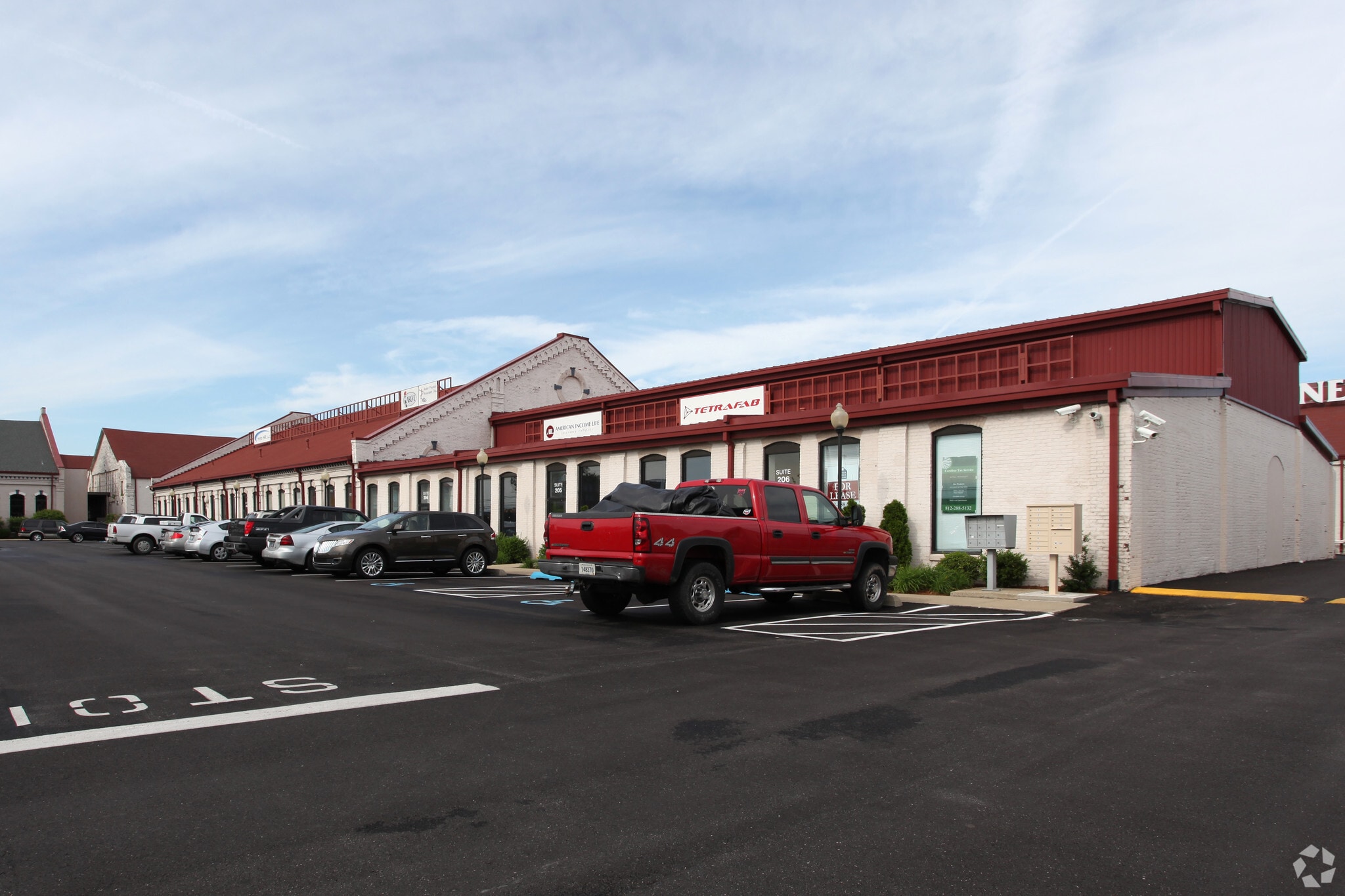 590 Missouri Ave, Jeffersonville, IN for lease Primary Photo- Image 1 of 9