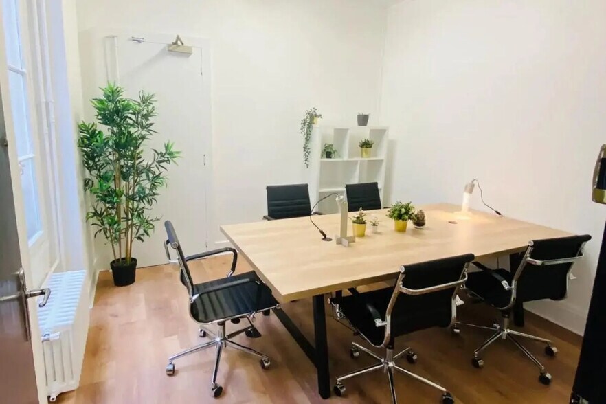 20 Rue Godot De Mauroy, Paris for lease - Building Photo - Image 3 of 9