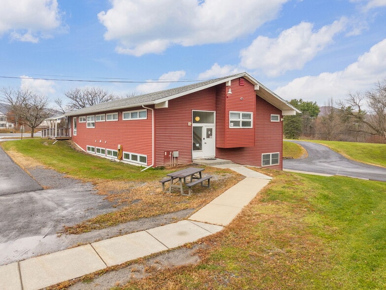 4956 NY-30, Schoharie, NY for sale - Primary Photo - Image 1 of 47