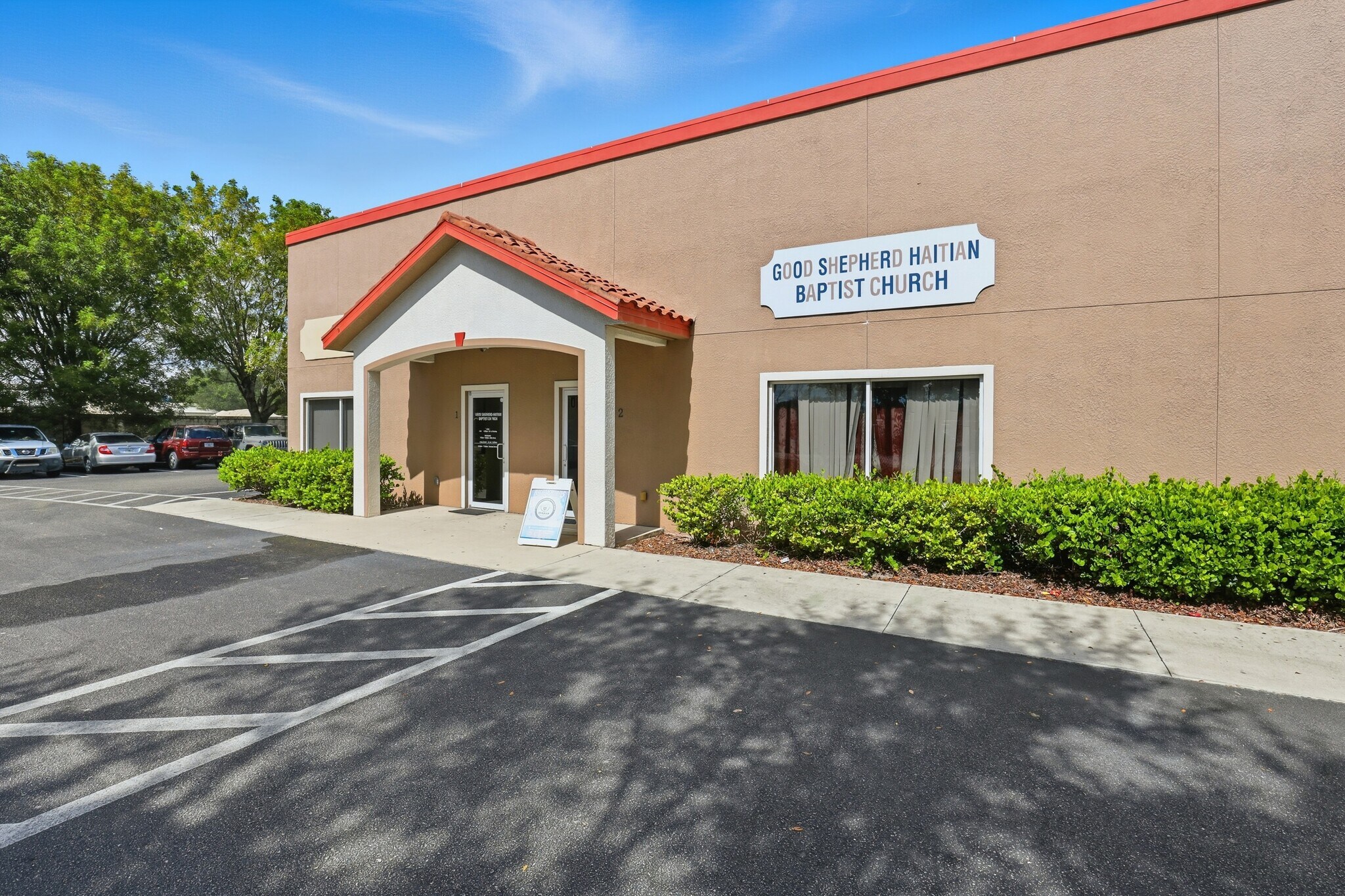 300 Leonard Blvd, Lehigh Acres, FL à vendre Photo principale- Image 1 de 35