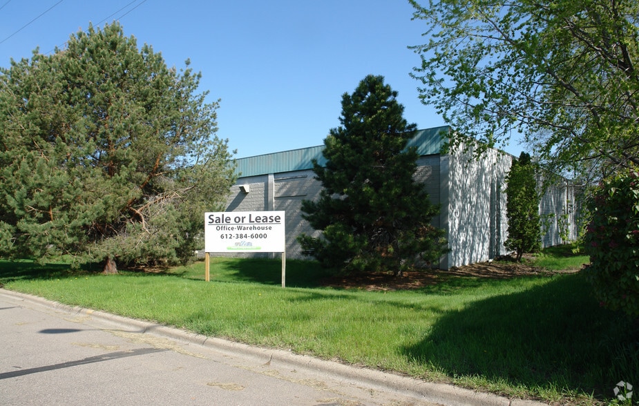 150 W 88th St, Bloomington, MN à louer - Photo du bâtiment - Image 3 de 14