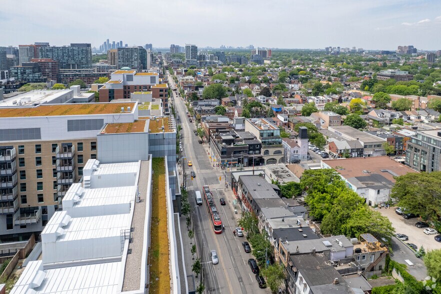 1024 Queen St W, Toronto, ON à louer - Aérien - Image 2 de 7