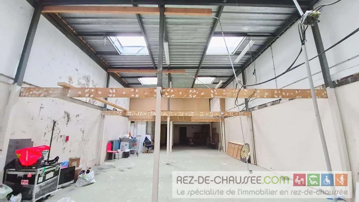 Multifamily in Saint-Denis for sale Interior Photo- Image 1 of 9