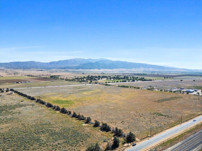 0 Stiekman St, Tehachapi, CA à vendre - Aérien - Image 3 de 8
