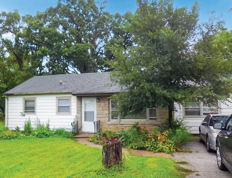 7 Unit NWI Portfolio portefeuille de 6 propriétés à vendre sur LoopNet.ca - Photo du bâtiment - Image 2 de 6