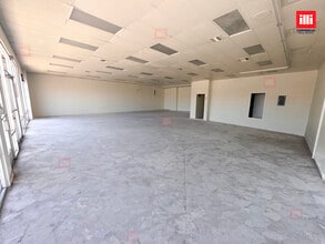 20111-20149 Saticoy St, Winnetka, CA for lease Interior Photo- Image 1 of 5
