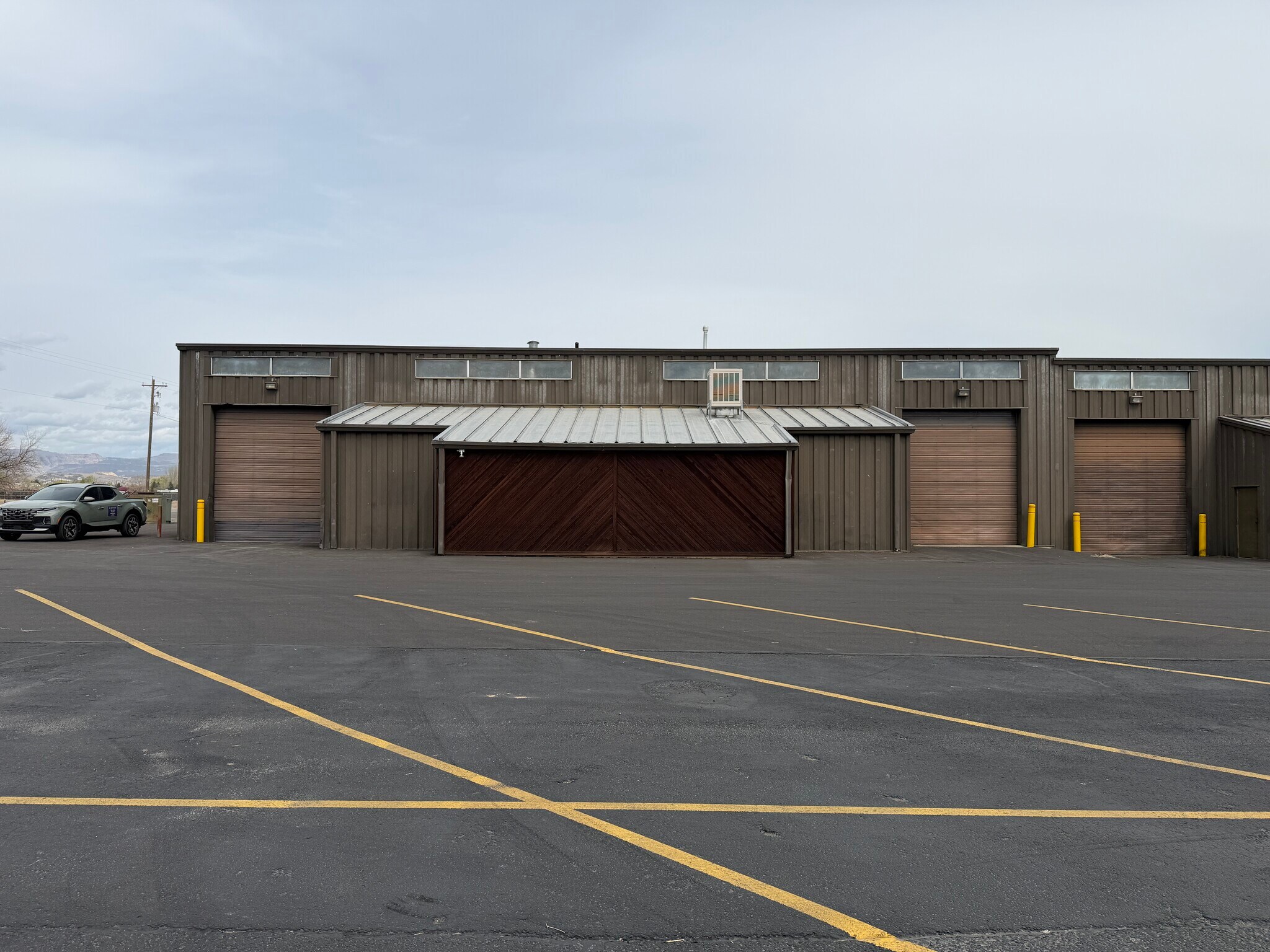 1001 450 S, Vernal, UT for sale Primary Photo- Image 1 of 27