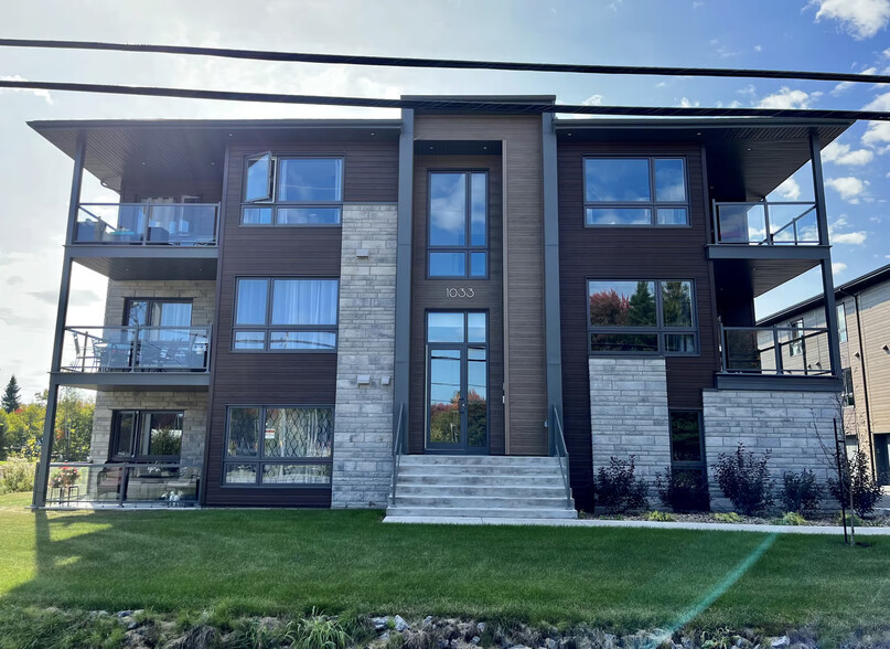 1033 Rue De La Visitation, Saint-charles-borromee, QC à vendre - Photo du bâtiment - Image 2 de 12