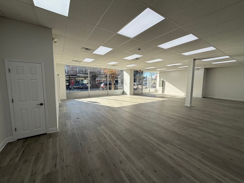 527 Monmouth St, Gloucester City, NJ à louer - Photo du bâtiment - Image 3 de 10