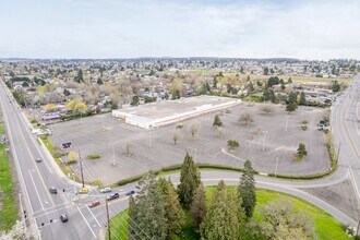 4570 NE 122nd Ave, Portland, OR - AERIAL  map view