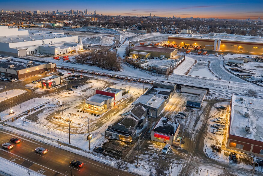 2200 S Miller Pky, Milwaukee, WI à vendre - Photo du bâtiment - Image 3 de 28