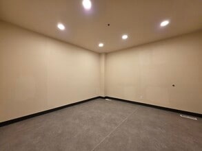 16515 Meridian E, Puyallup, WA for lease Interior Photo- Image 2 of 8