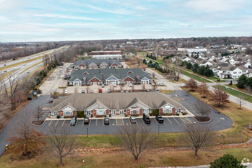 1120-1150 CROSSPOINTE Ln, Webster, NY à louer - Photo du bâtiment - Image 3 de 4