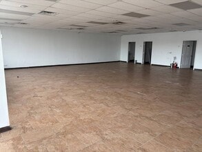 3200 N Dixie Hwy, Palm Bay, FL for lease Interior Photo- Image 2 of 5