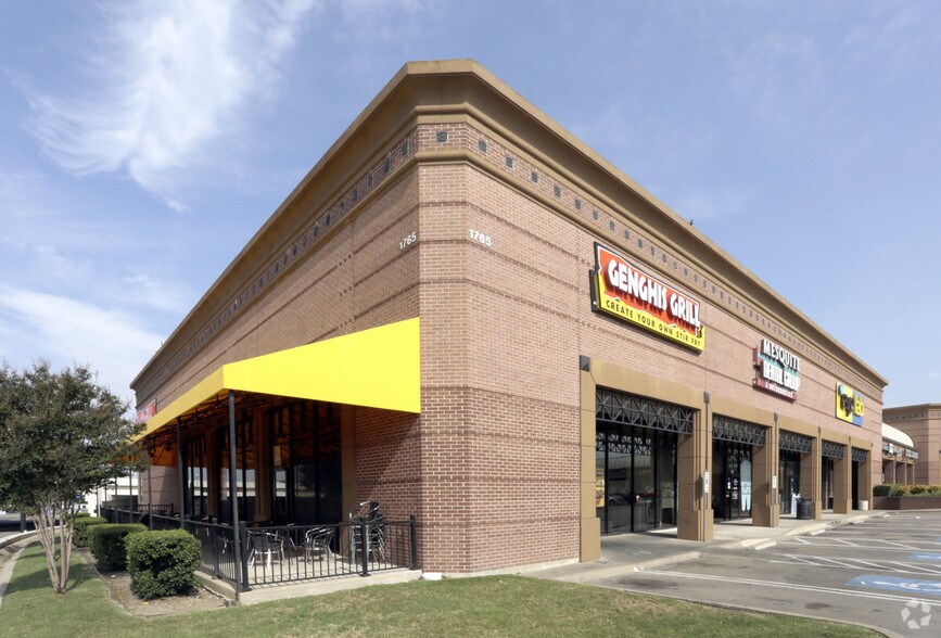 1725-1765 N Town East Blvd, Mesquite, TX for lease - Building Photo - Image 1 of 5