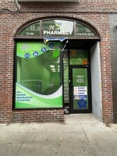 7320 Austin St, Flushing, NY à louer Photo du bâtiment- Image 1 de 3