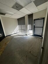 15500 Erwin St, Van Nuys, CA à louer Photo intérieure- Image 1 de 5