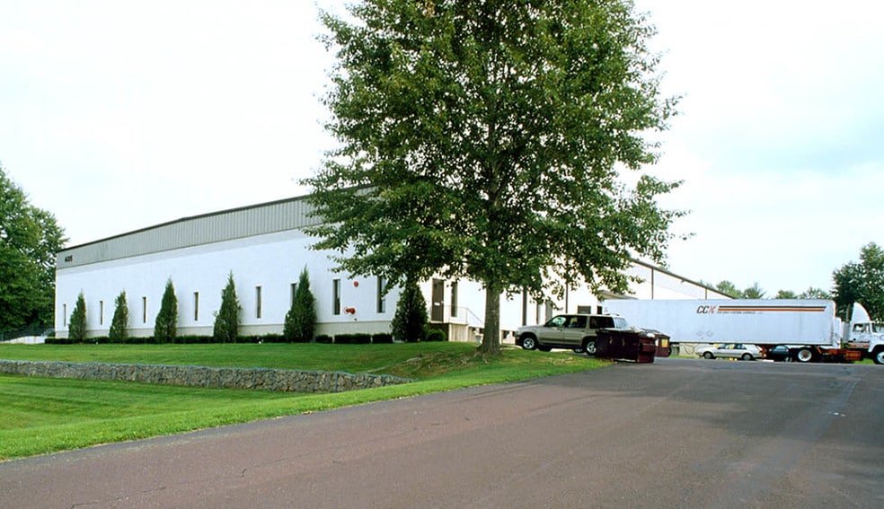 405 Caredean Dr, Horsham Township, PA for lease - Building Photo - Image 2 of 4