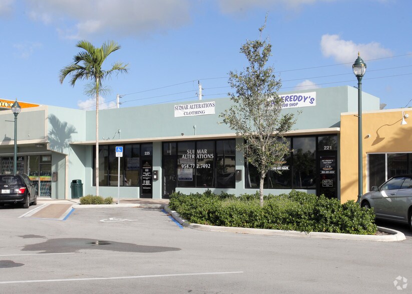61 NW 44th St, Fort Lauderdale, FL à louer - Photo principale - Image 3 de 13
