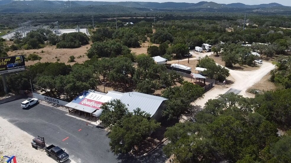 12246 State Highway 16 S, Pipe Creek, TX for sale - Primary Photo - Image 1 of 7