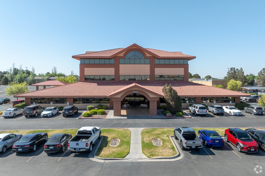2400 Trawood Dr, El Paso, TX à louer - Photo du bâtiment - Image 1 de 19