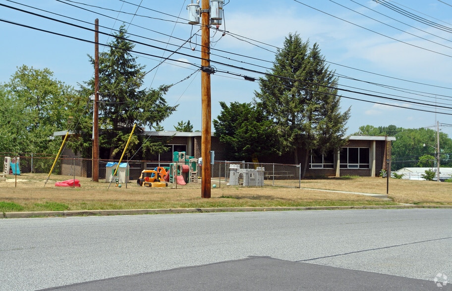 879 Commonwealth Ave, Hagerstown, MD for sale - Building Photo - Image 2 of 2