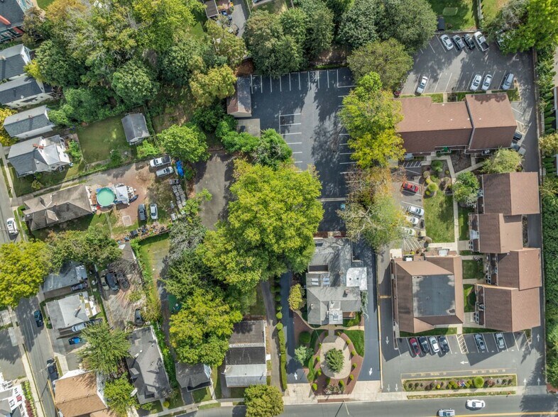 75 South St, Freehold, NJ à vendre - Photo du bâtiment - Image 2 de 71