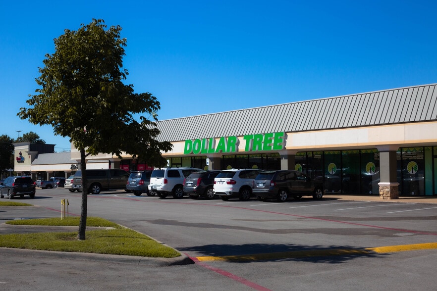 101-121 N Greenville Ave, Allen, TX for lease - Building Photo - Image 2 of 4