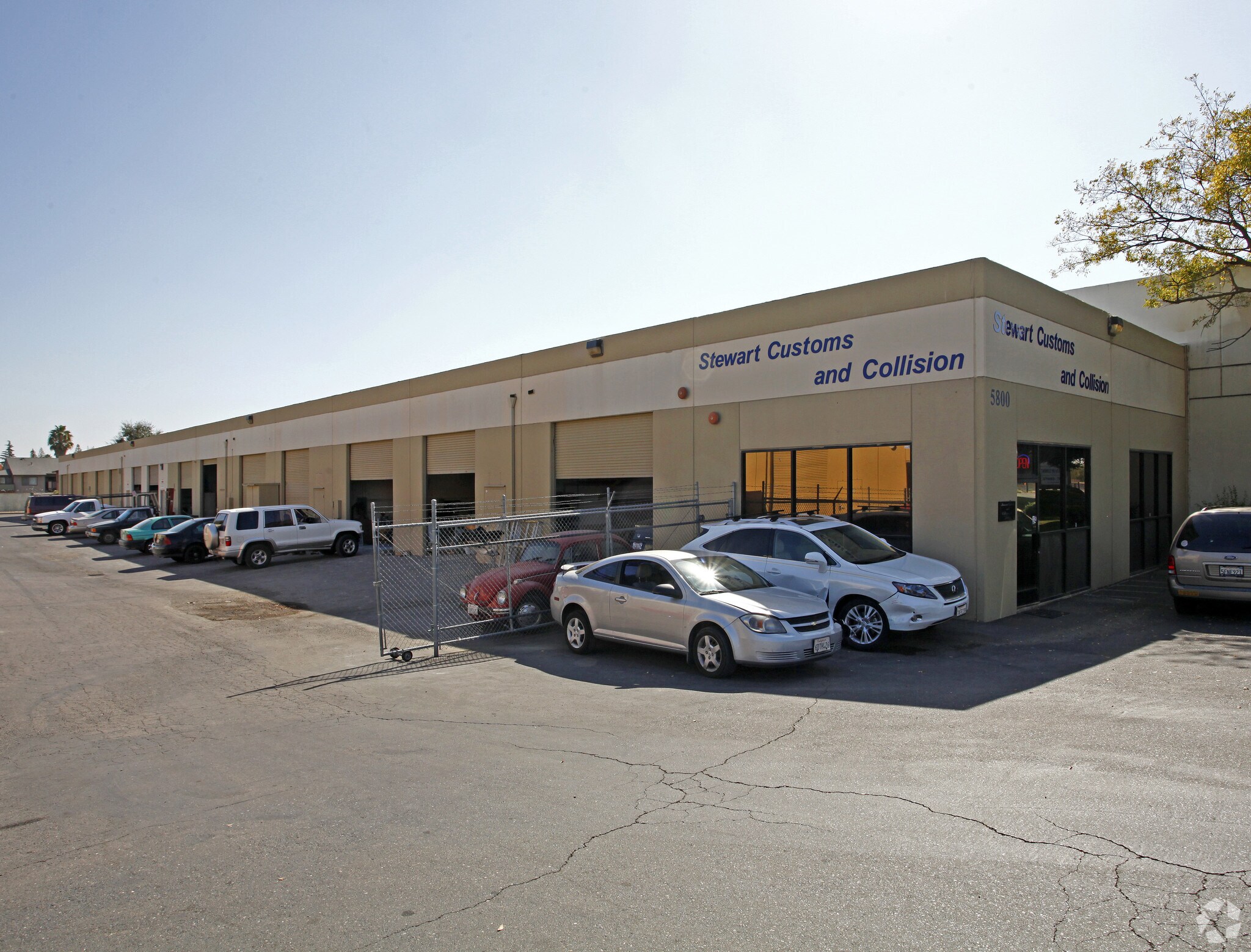 5800 Roseville Rd, Sacramento, CA à louer Photo principale- Image 1 de 4