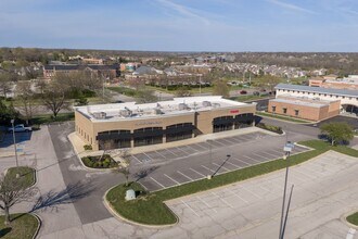 4907-4917 Town Center Dr, Leawood, KS à louer Aérien- Image 1 de 11