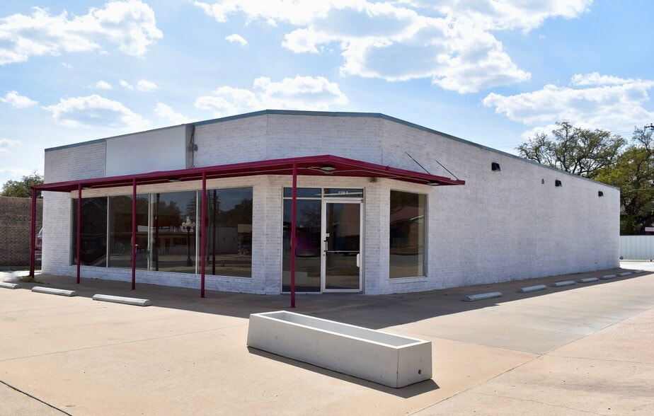 1200 N Bridge St, Brady, TX à vendre - Photo principale - Image 1 de 30