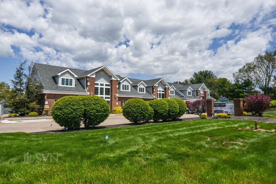 265 W Portage Trl, Cuyahoga Falls, OH for lease - Building Photo - Image 2 of 3