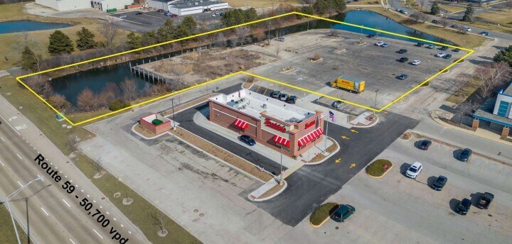 1975 Glacier Park Dr, Naperville, IL à vendre Photo du bâtiment- Image 1 de 4