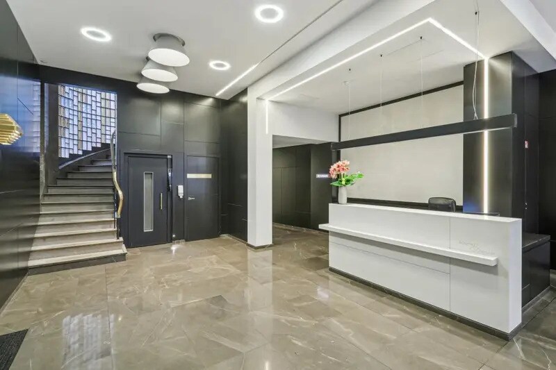 9 Avenue Percier, Paris for lease - Building Photo - Image 2 of 11