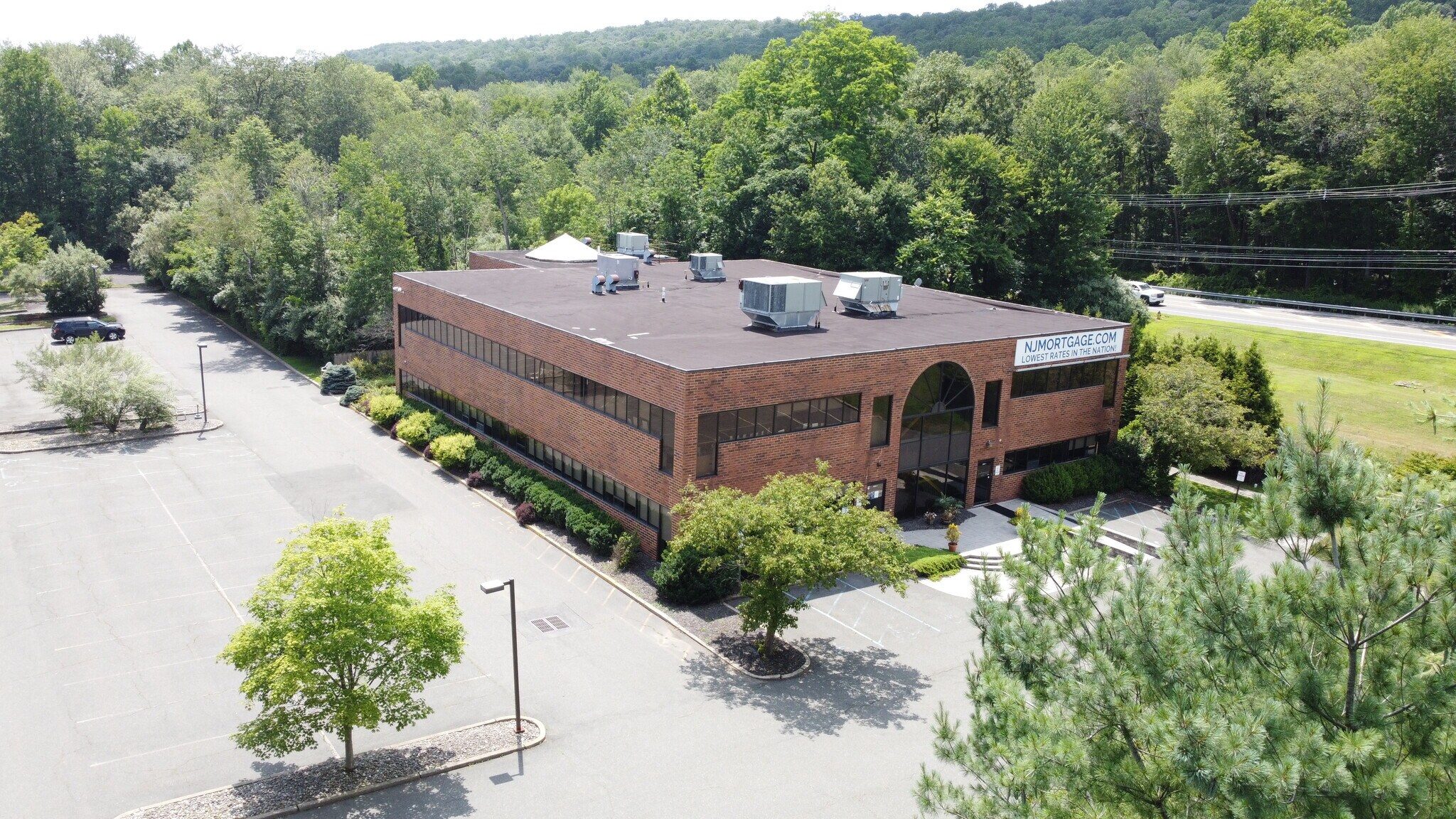 1 Laurel Dr, Flanders, NJ à vendre Aérien- Image 1 de 6