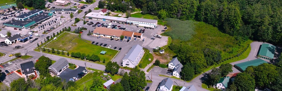 Clarke Plaza/Wolfeboro Shopping Ctr portfolio of 2 properties for sale on LoopNet.ca - Aerial - Image 2 of 9