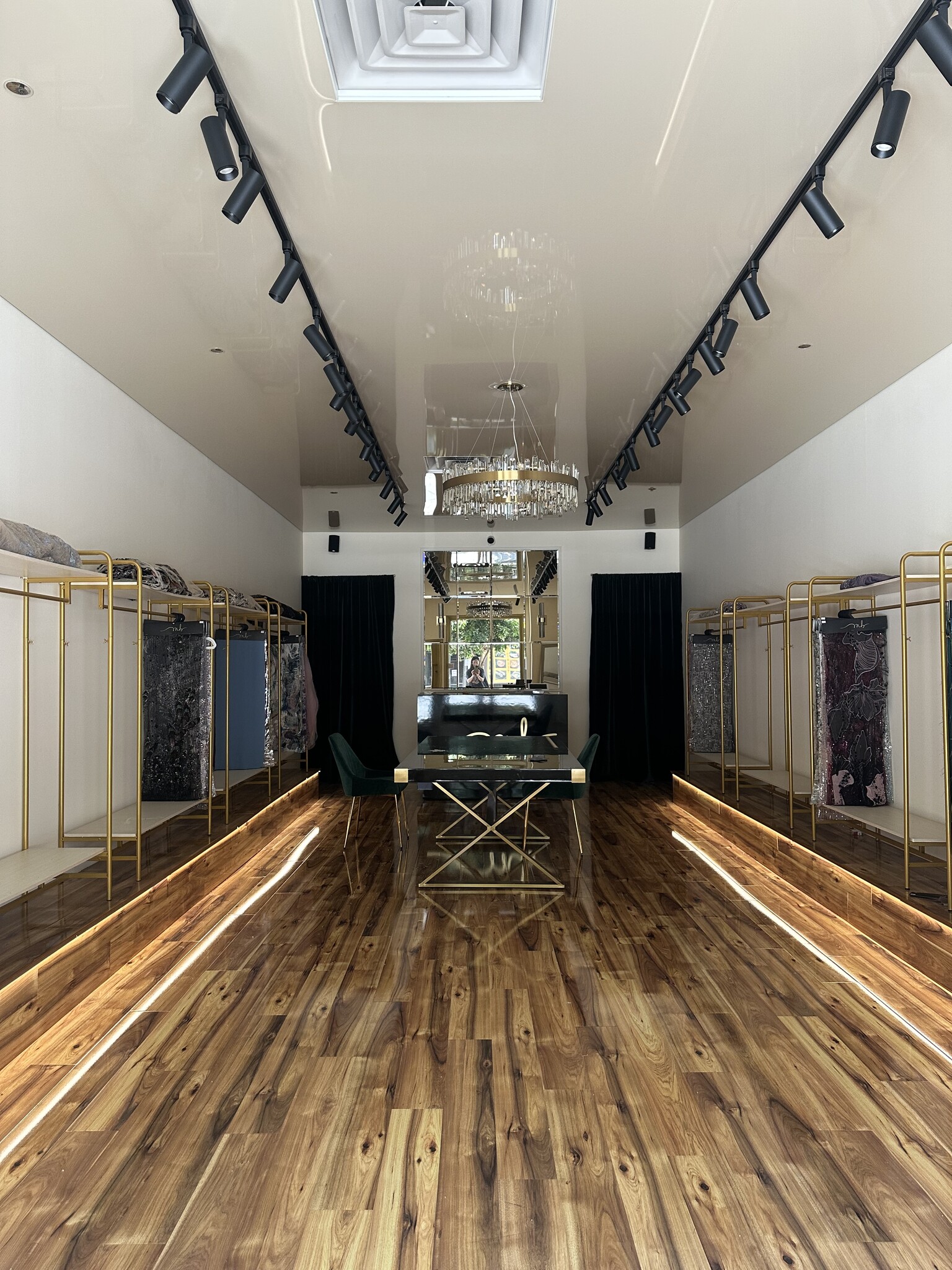 106-146 S Brand Blvd, Glendale, CA for lease Interior Photo- Image 1 of 2