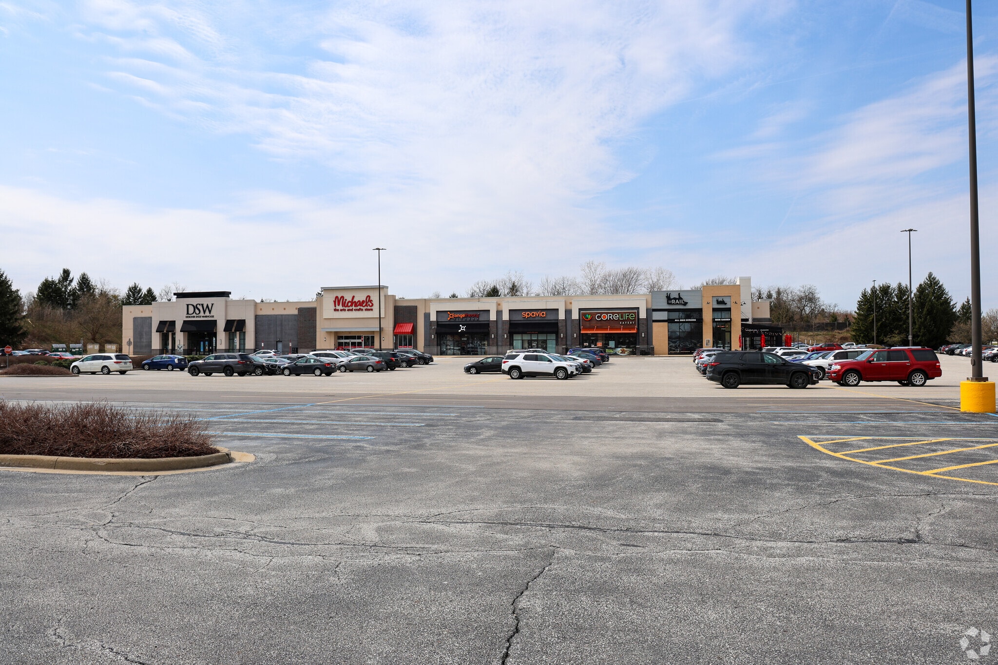 17887-18315 Southpark Ctr, Strongsville, OH for lease Primary Photo- Image 1 of 8