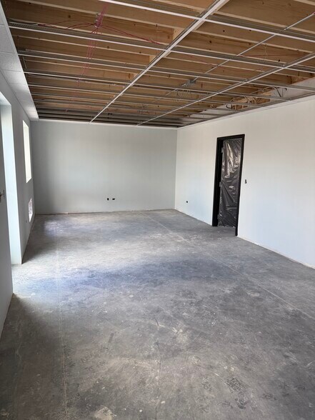 900 Lambrecht Dr, Frankfort, IL à louer - Photo du bâtiment - Image 3 de 8