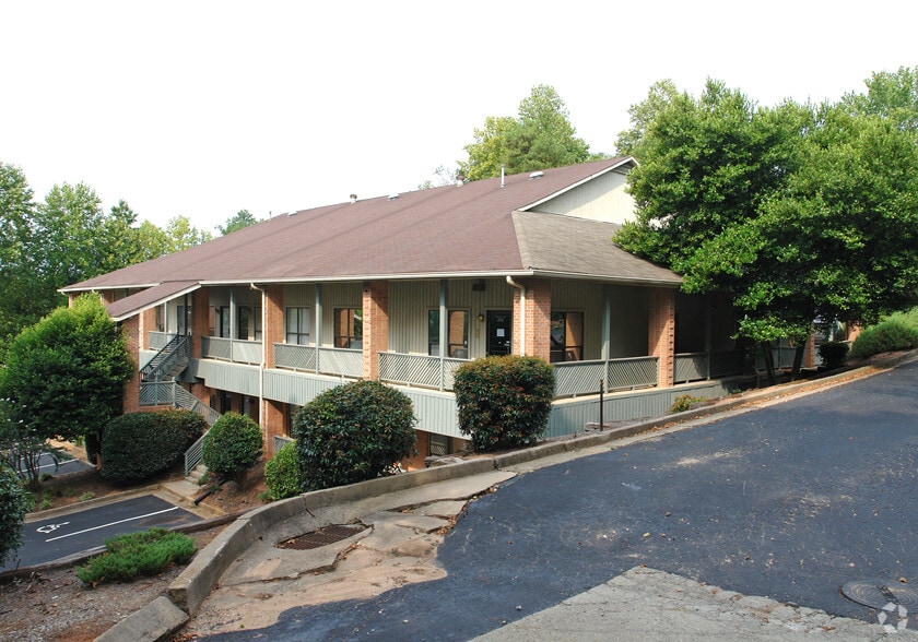 7730 Roswell Rd, Atlanta, GA for lease - Building Photo - Image 2 of 2
