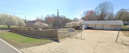 1082 Lemons rd, Stokesdale, NC for lease Interior Photo- Image 2 of 4