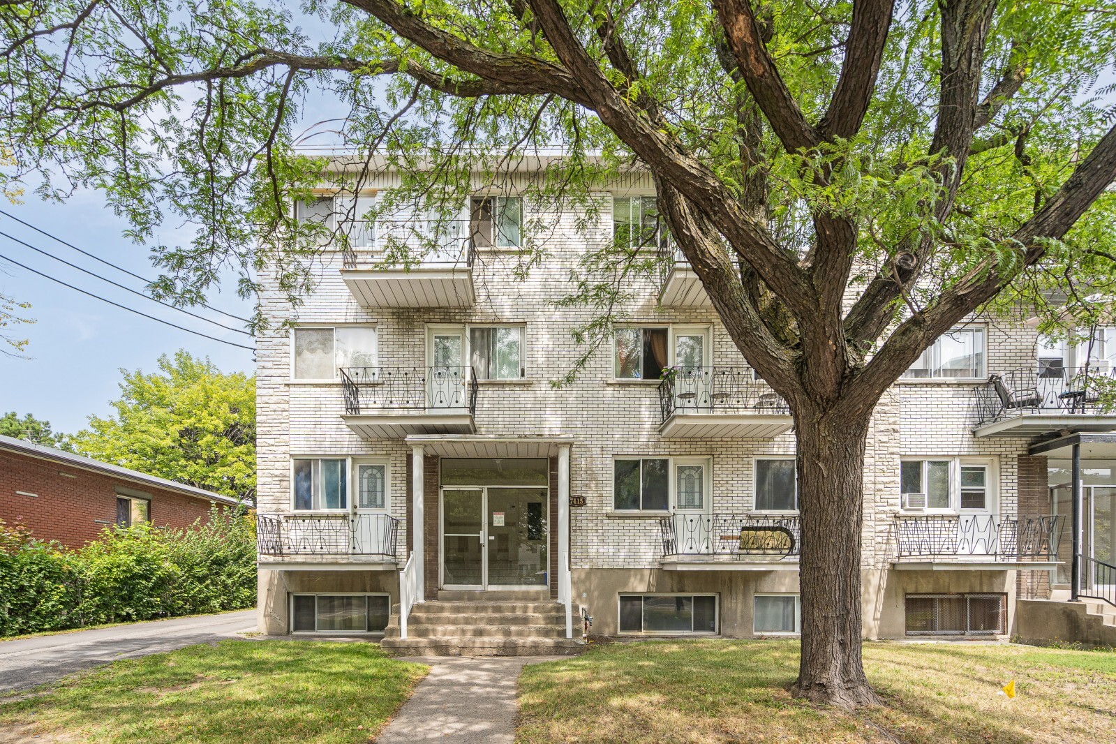 7415 Av Des Ormeaux, Montréal, QC à vendre Photo principale- Image 1 de 1