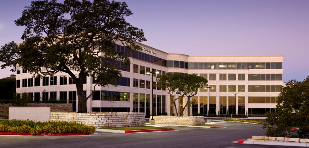 900 S Capital Of Texas Hwy, Austin, TX à louer - Photo du bâtiment - Image 2 de 14
