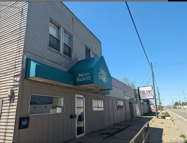 3001-3003 Corunna Rd, Flint, MI à louer - Photo du bâtiment - Image 1 de 10