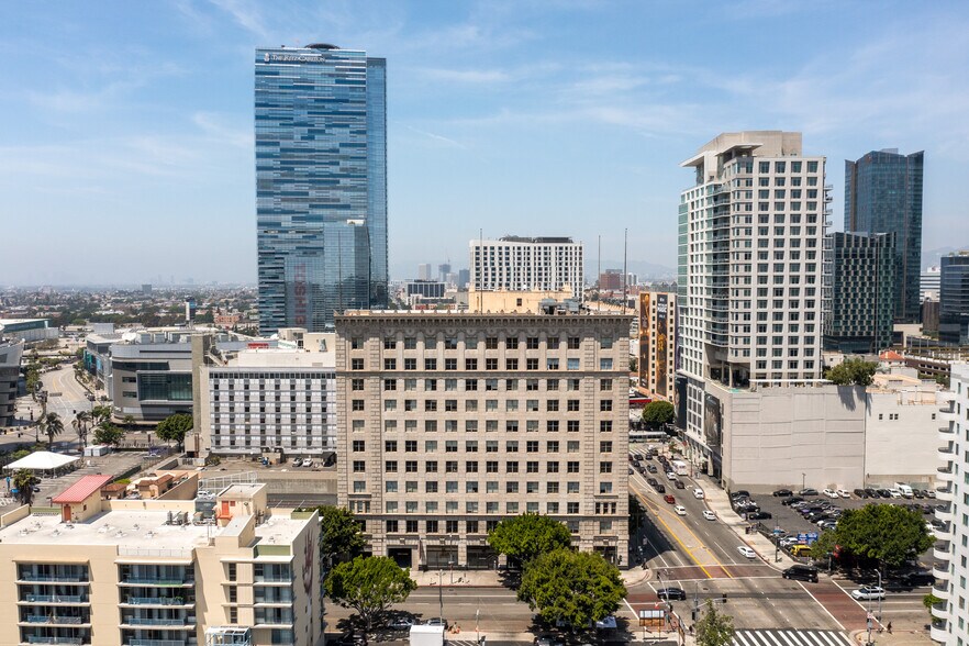 710-714 W Olympic Blvd, Los Angeles, CA à louer - Photo du bâtiment - Image 2 de 6